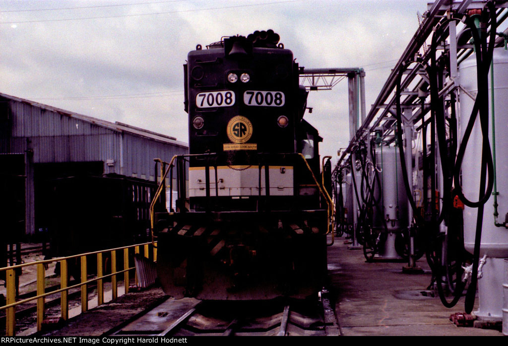 SOU 7008 sits at the fuel racks in Glenwood Yard